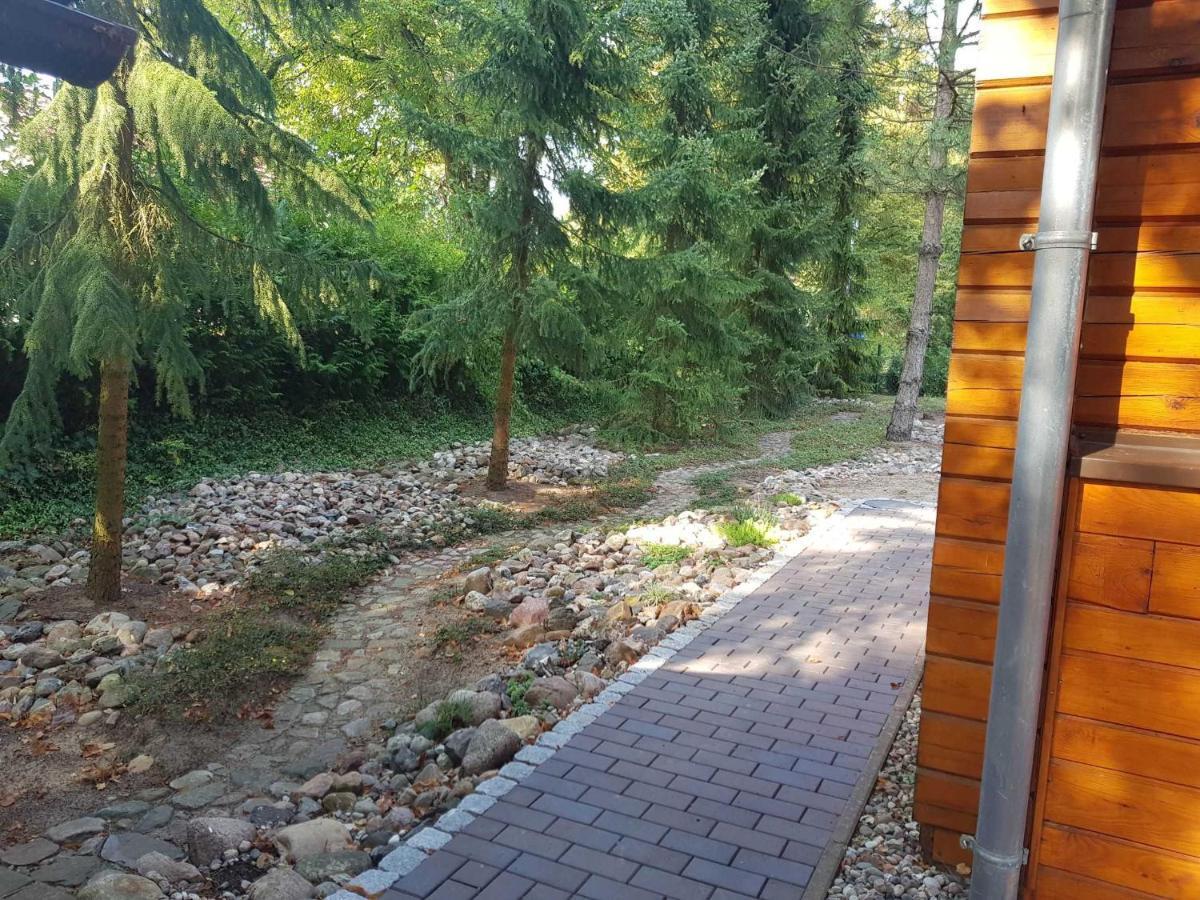Blockhaus Canow Mit Fahrraedern Exterior foto