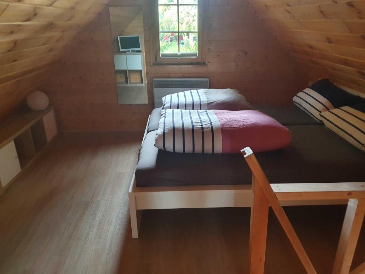 Blockhaus Canow Mit Fahrraedern Exterior foto